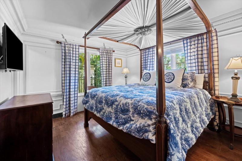  Single Family Homes Photo 17:  Palm Beach,  FL 33480