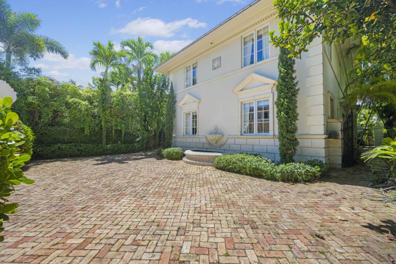  Single Family Homes Photo 2:  Palm Beach,  FL 33480