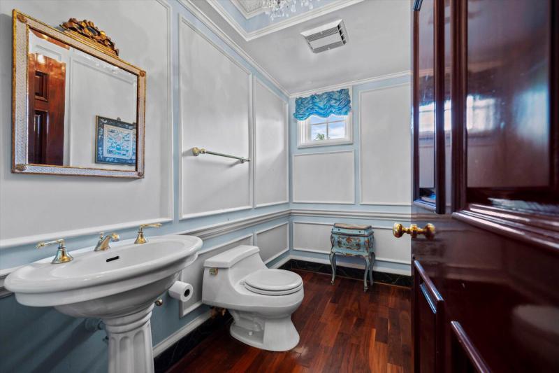  Single Family Homes Photo 24:  Palm Beach,  FL 33480