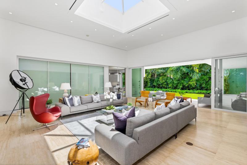  Single Family Homes Photo 10:  Palm Beach,  FL 33480