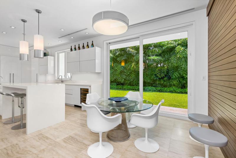  Single Family Homes Photo 20:  Palm Beach,  FL 33480