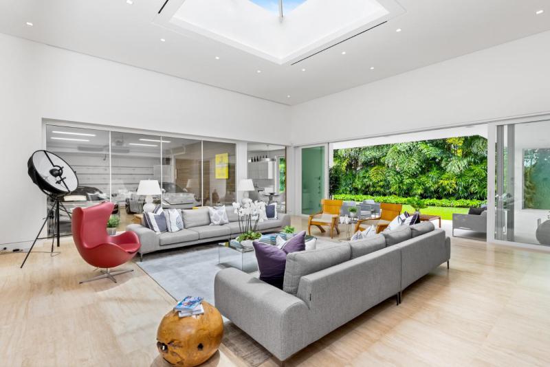  Single Family Homes Photo 9:  Palm Beach,  FL 33480