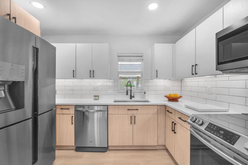  Condo & Townhome Photos