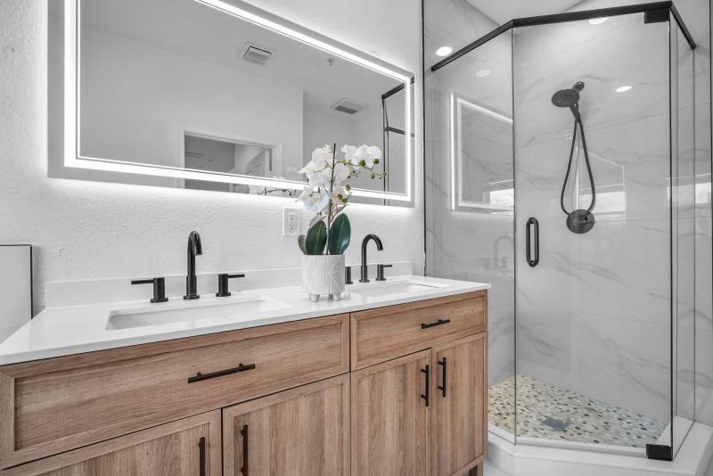  Condo & Townhome Photos