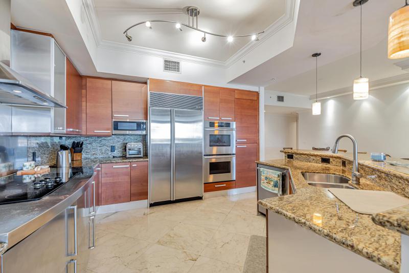  Condo & Townhome Photos