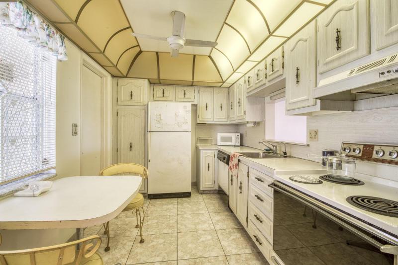  Condo & Townhome Photos