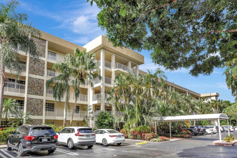  Condo & Townhome Photos