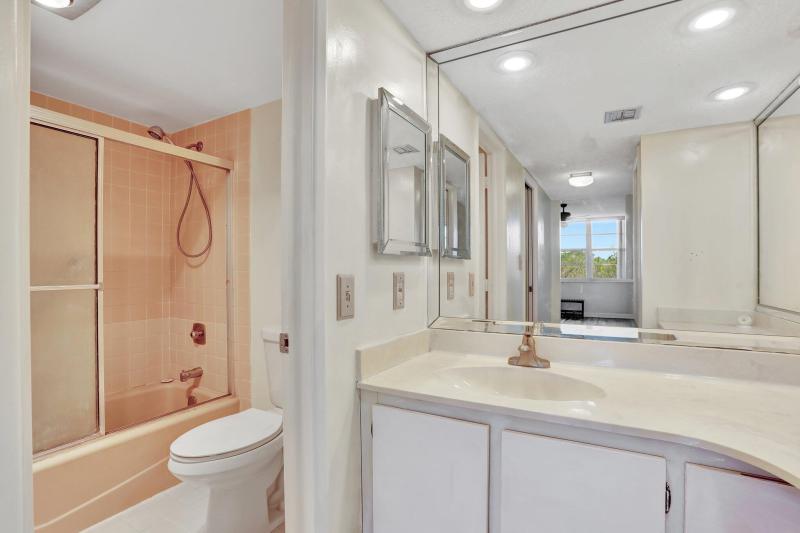  Condo & Townhome Photos