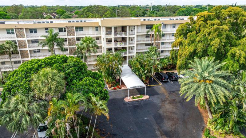  Condo & Townhome Photos