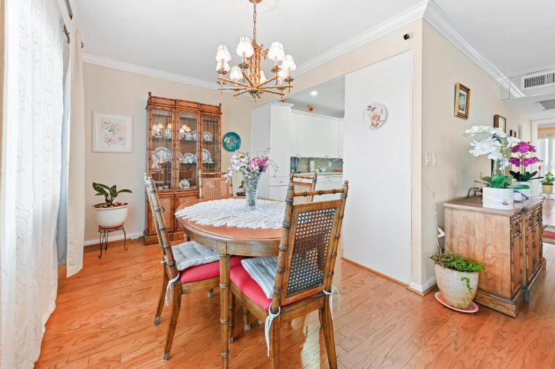  Condo & Townhome Photos