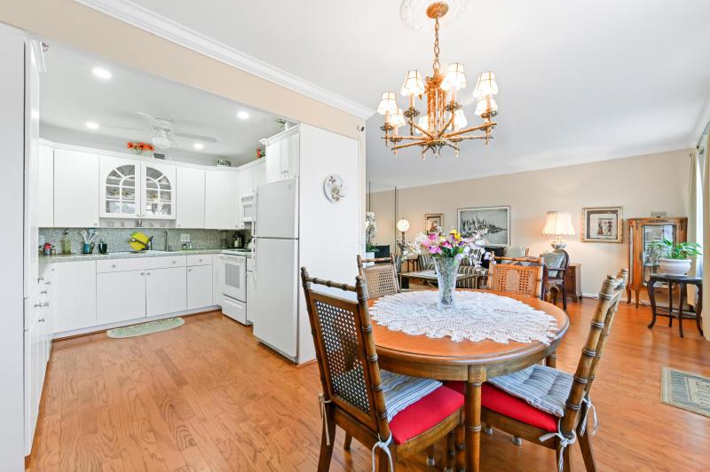 Condo & Townhome Photos