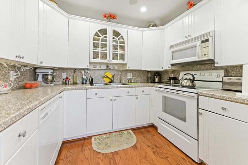  Condo & Townhome Photos