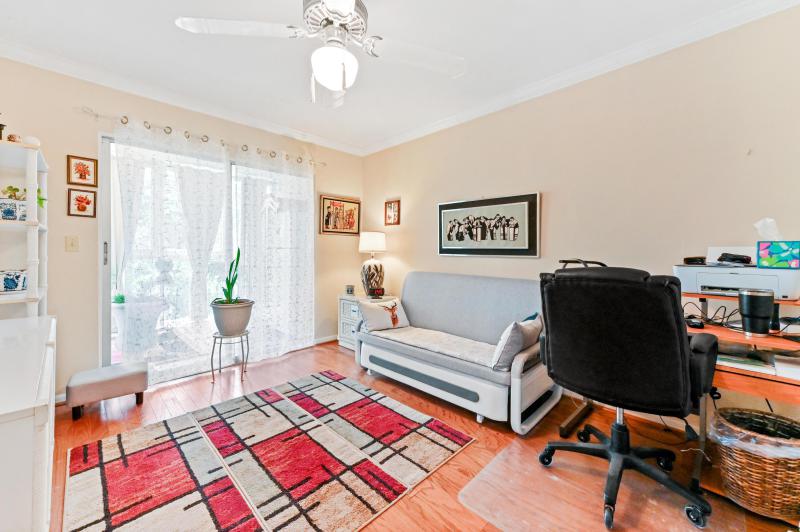  Condo & Townhome Photos