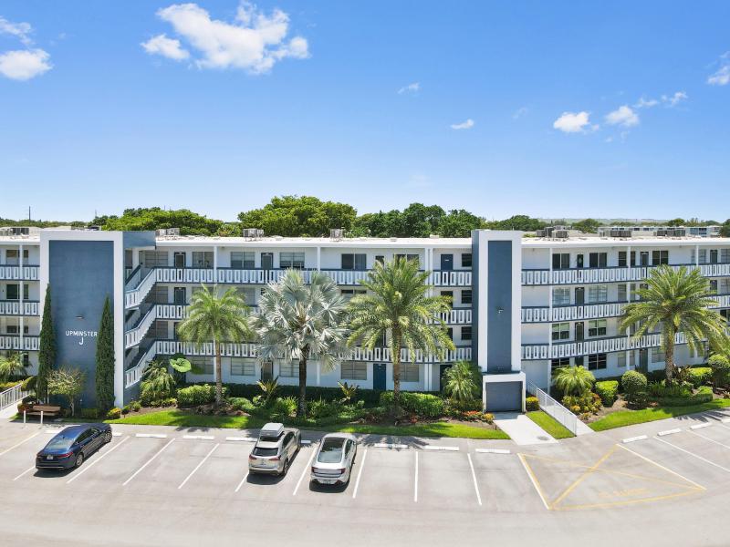  Condo & Townhome Photos