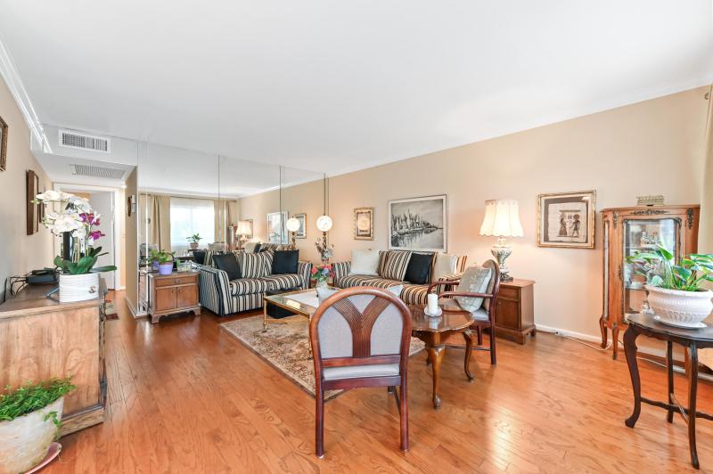  Condo & Townhome Photos