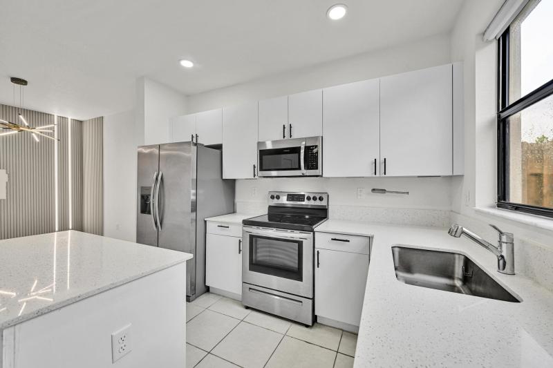  Condo & Townhome Photos