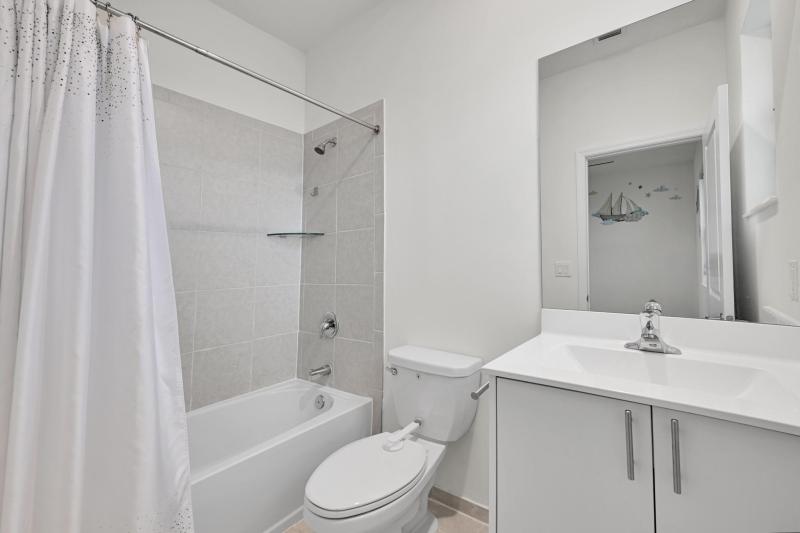  Condo & Townhome Photos