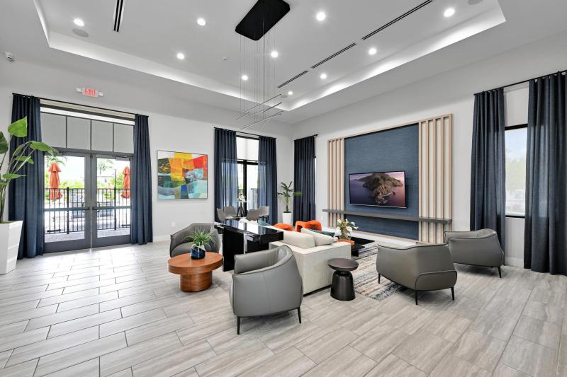  Condo & Townhome Photos