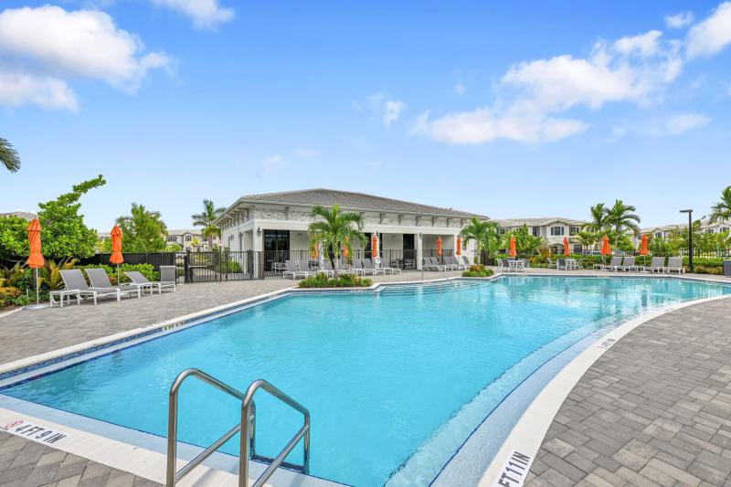  Condo & Townhome Photos