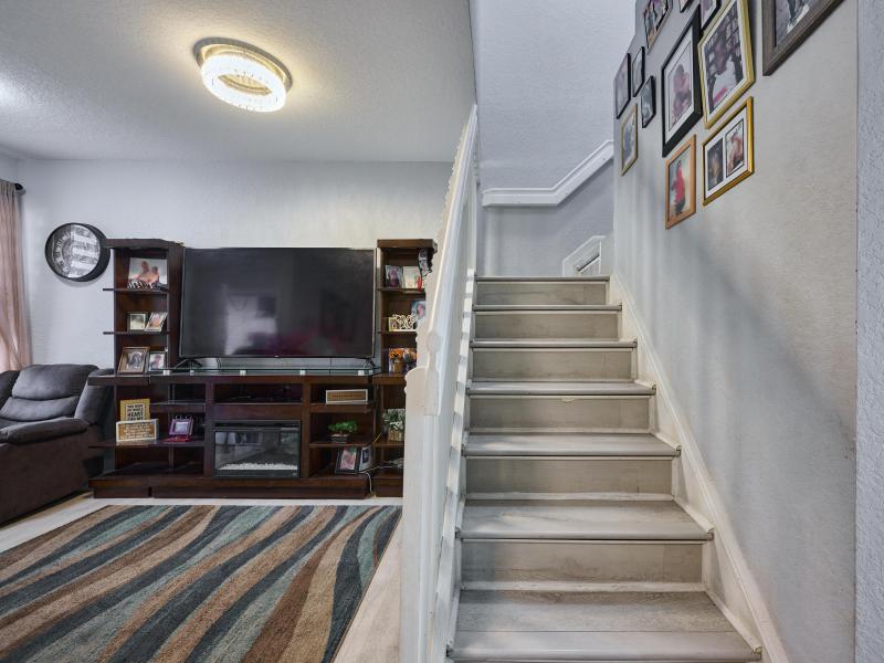  Condo & Townhome Photos