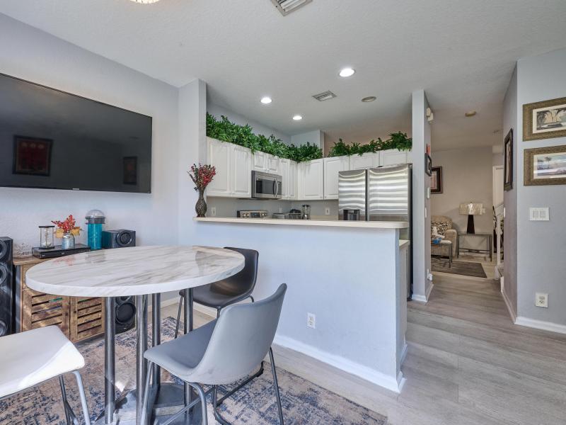  Condo & Townhome Photos