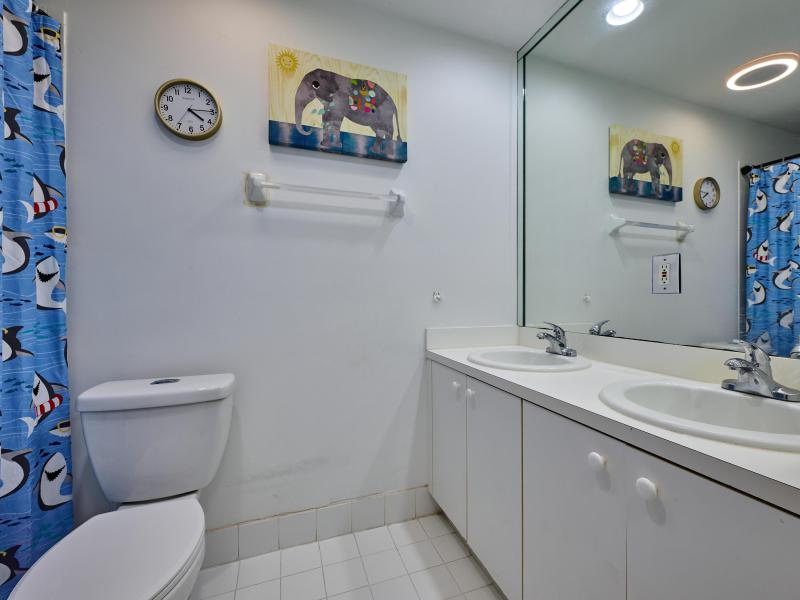  Condo & Townhome Photos