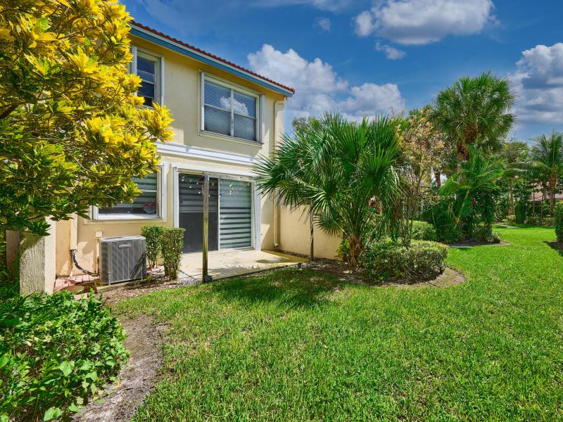  Condo & Townhome Photos