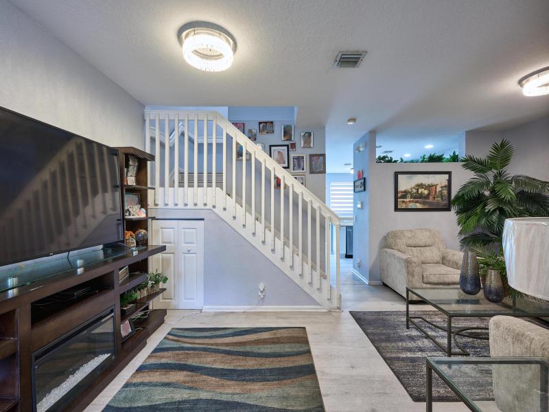  Condo & Townhome Photos