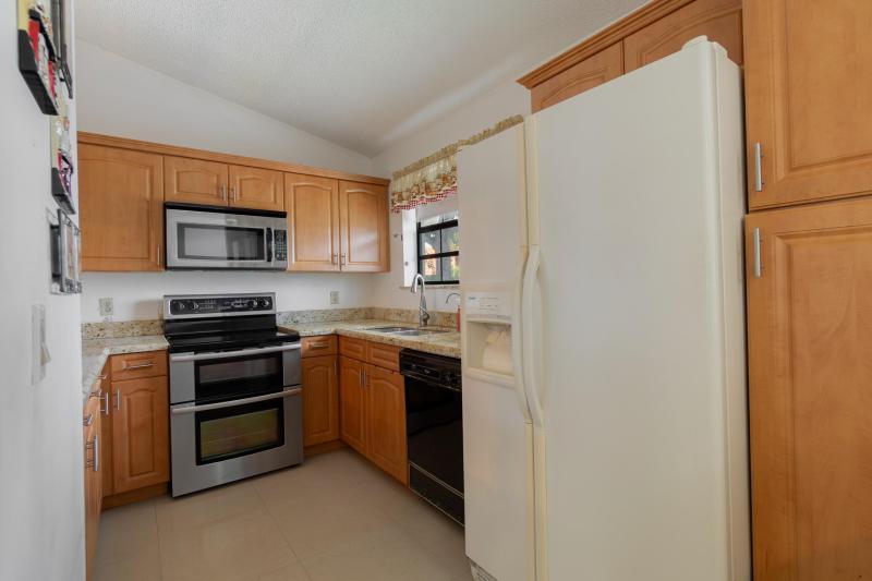  Condo & Townhome Photos