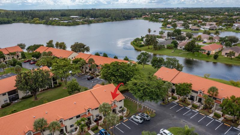  Condo & Townhome Photos