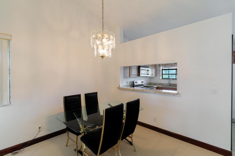  Condo & Townhome Photos