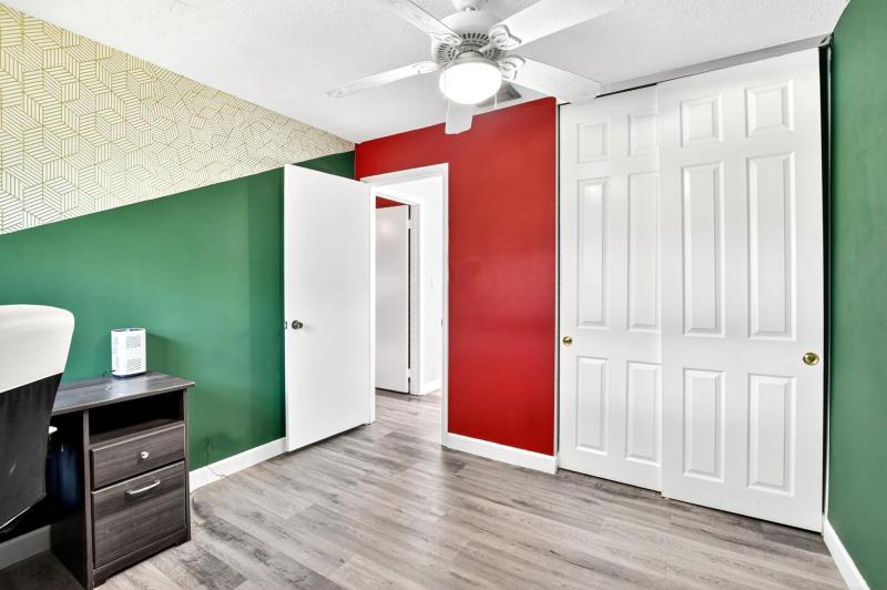  Condo & Townhome Photos