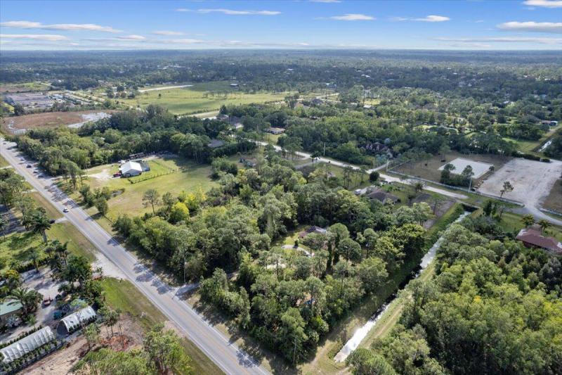 Commercial & Industrial Land Images 