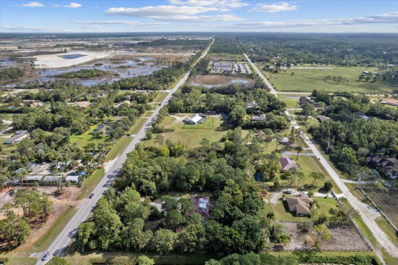  Commercial & Industrial Land Images 