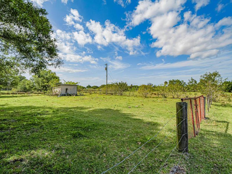  Commercial & Industrial Land Images 