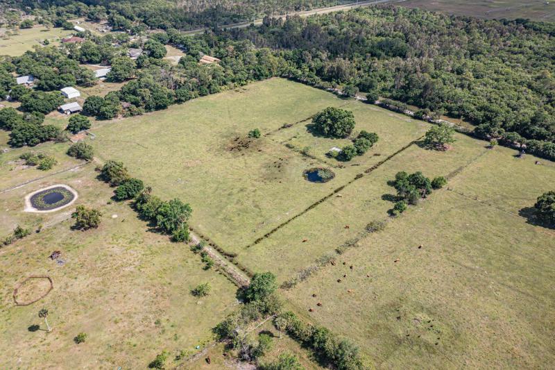  Commercial & Industrial Land Images 