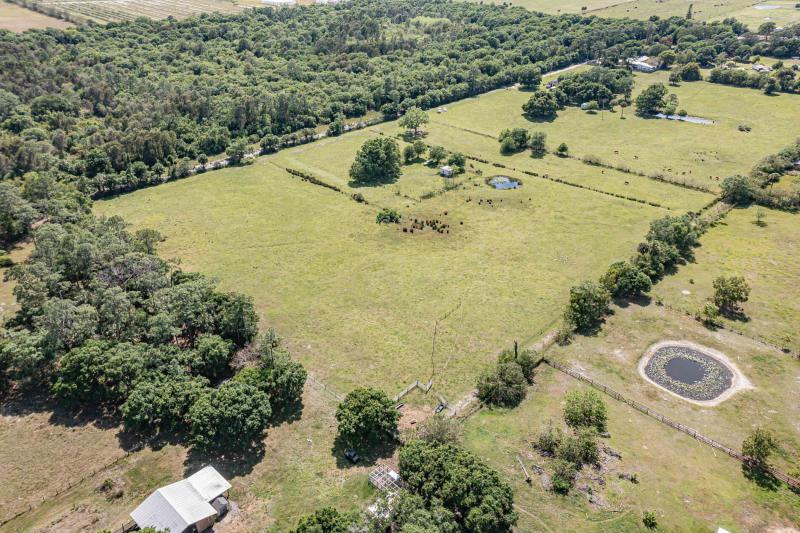  Commercial & Industrial Land Images 
