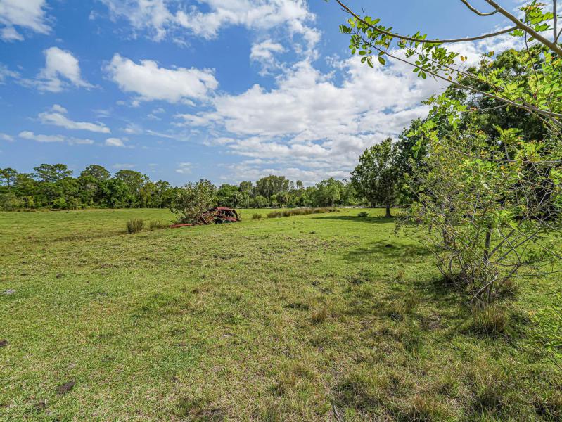  Commercial & Industrial Land Images 
