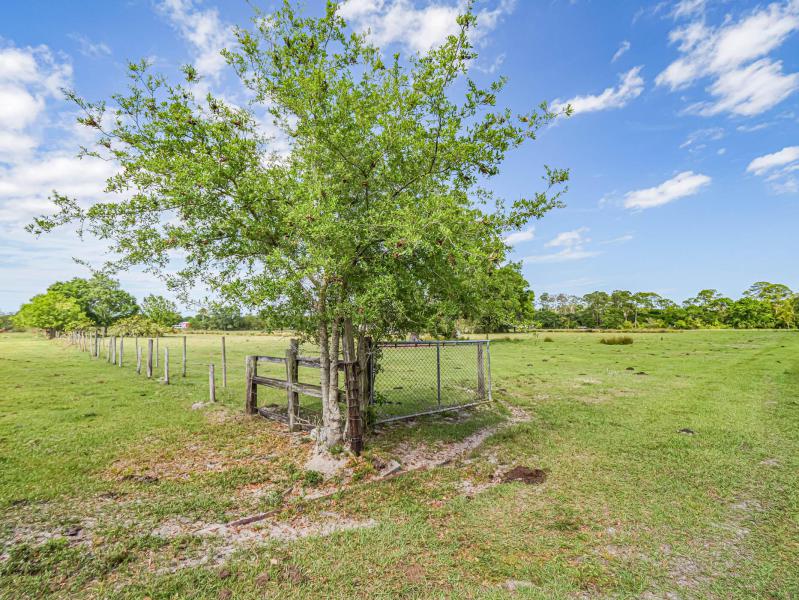  Commercial & Industrial Land Images 