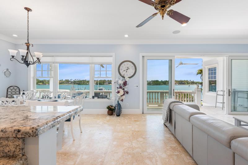  Single Family Homes Photo 69:  Jupiter,  FL 33469