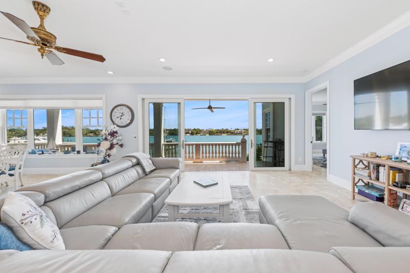  Single Family Homes Photo 70:  Jupiter,  FL 33469