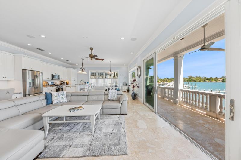  Single Family Homes Photo 72:  Jupiter,  FL 33469