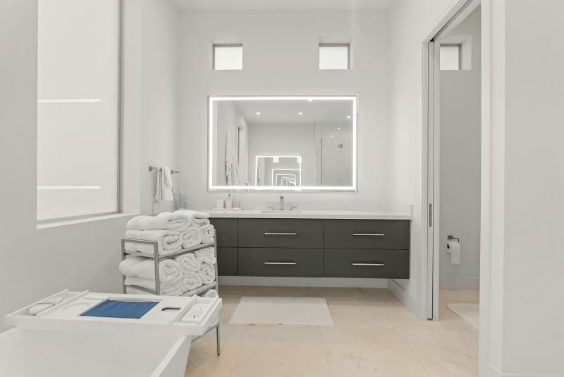  Single Family Homes Photo 21:  North Palm Beach,  FL 33408