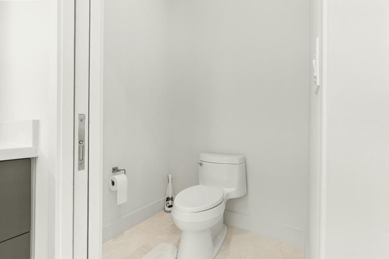  Single Family Homes Photo 23:  North Palm Beach,  FL 33408