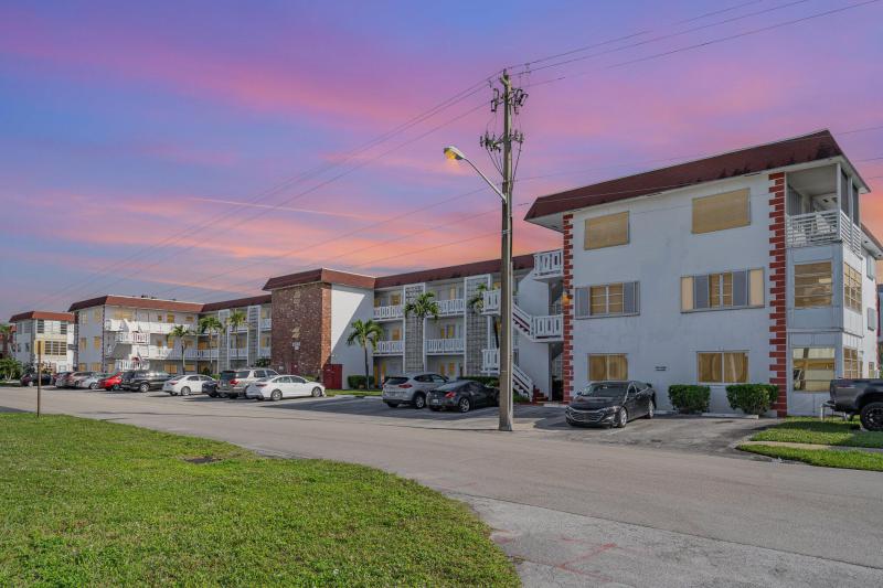  Condo & Townhome Photos