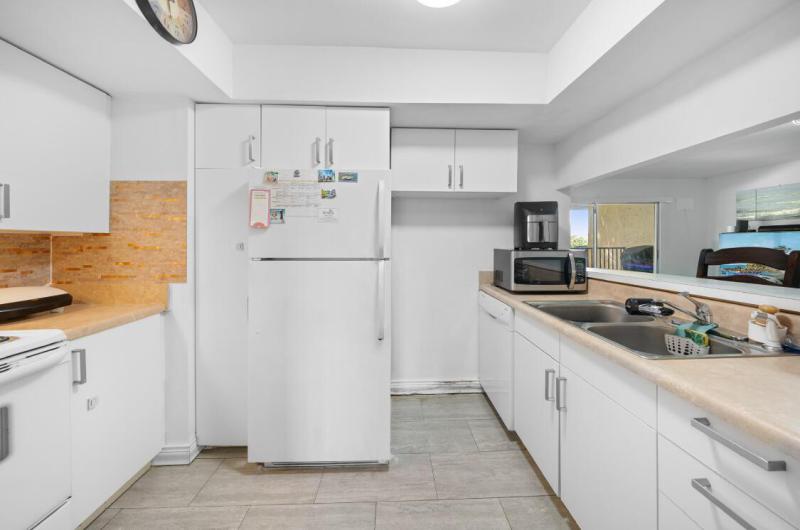  Condo & Townhome Photos