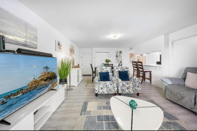  Condo & Townhome Photos