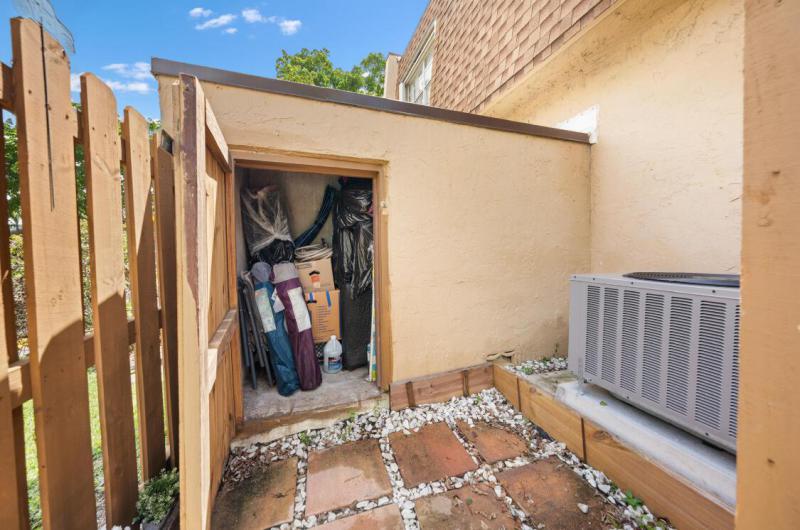  Condo & Townhome Photos