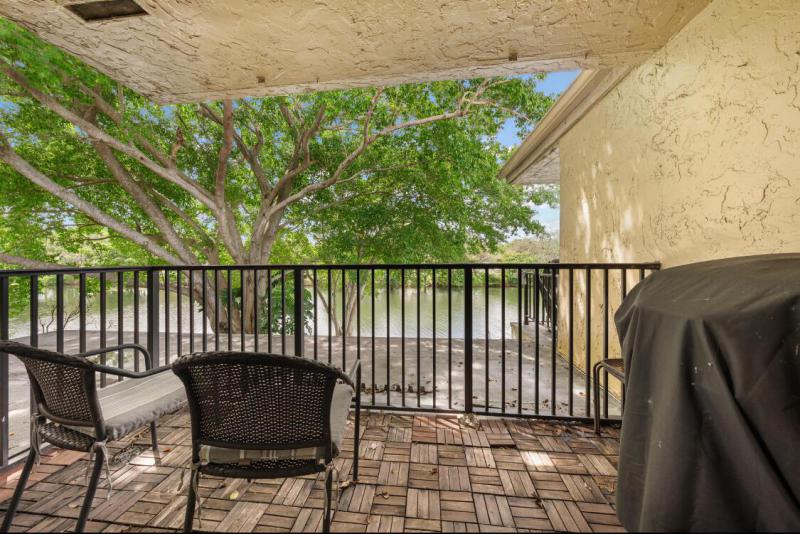  Condo & Townhome Photos