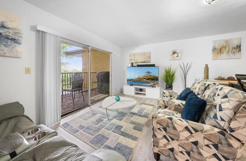  Condo & Townhome Photos